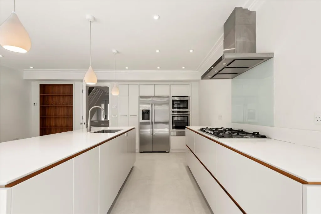 5 bedroom detached house for rent