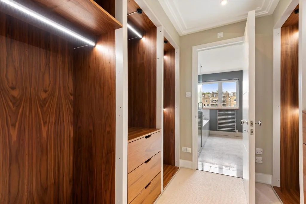 5 bedroom detached house for rent