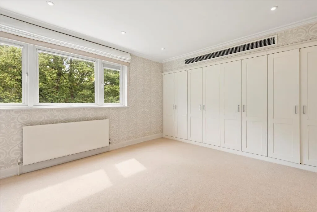5 bedroom detached house for rent