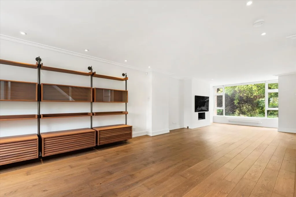 5 bedroom detached house for rent