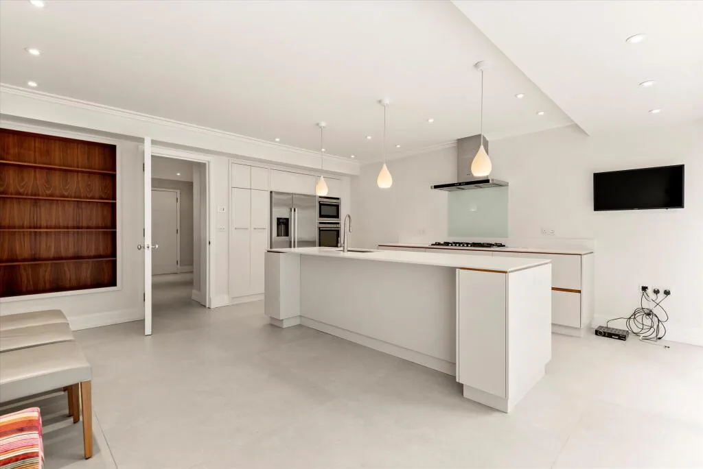 5 bedroom detached house for rent