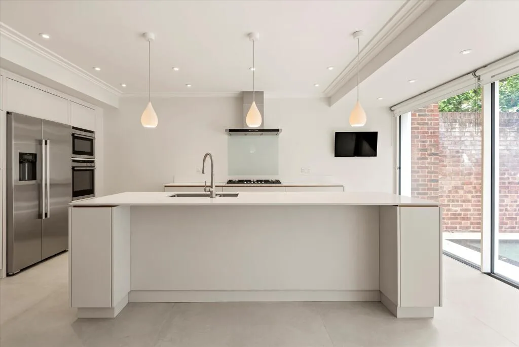 5 bedroom detached house for rent