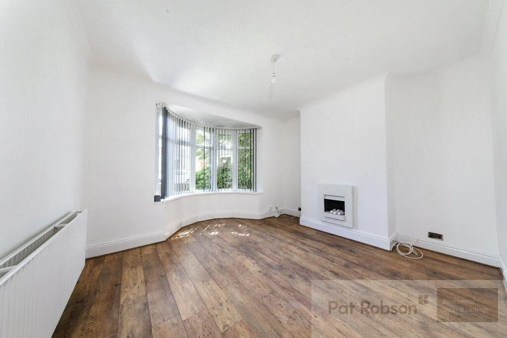 3 bedroom semi-detached house for rent