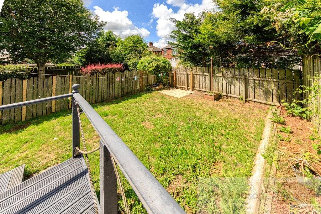 3 bedroom semi-detached house for rent