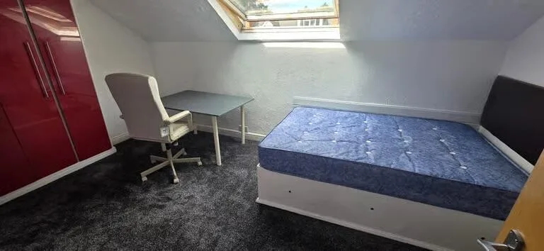 5 bedroom terraced house for rent