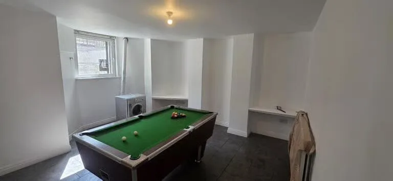 5 bedroom terraced house for rent