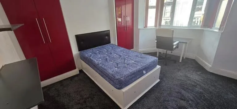 5 bedroom terraced house for rent