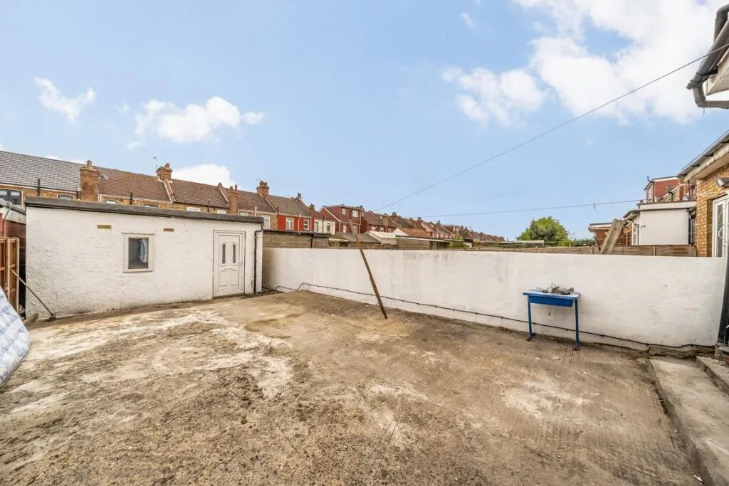 4 bedroom terraced house for rent