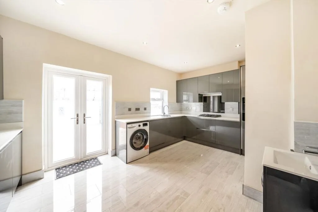 4 bedroom terraced house for rent