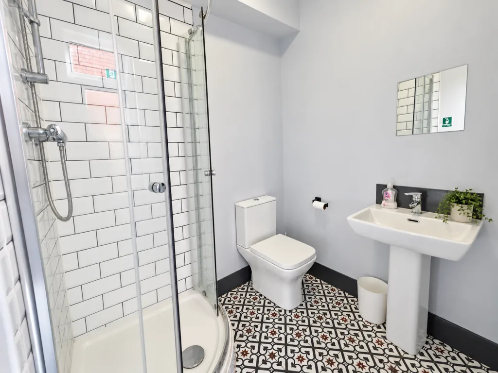 5 bedroom stone house for rent