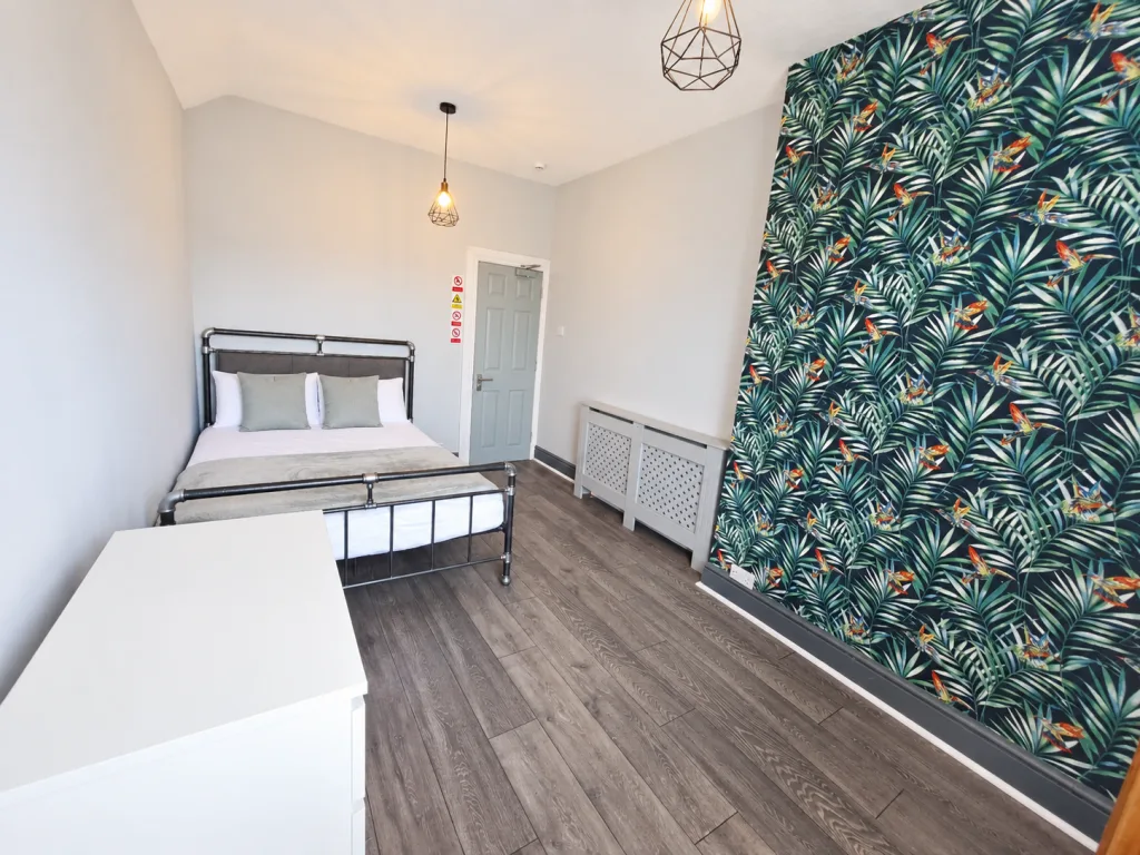 5 bedroom stone house for rent
