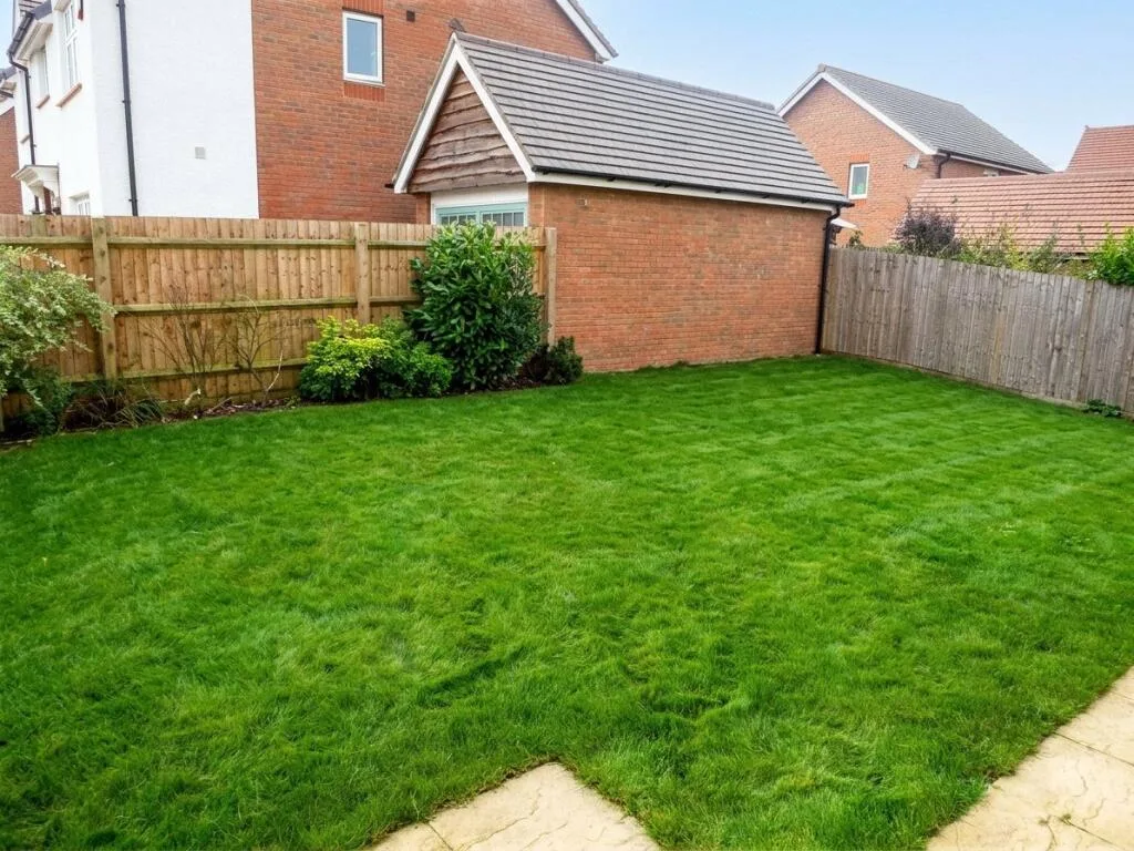 4 bedroom detached house for rent