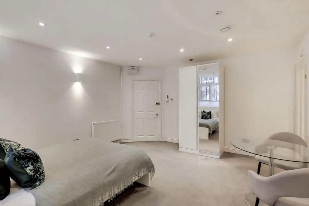 Studio flat for rent