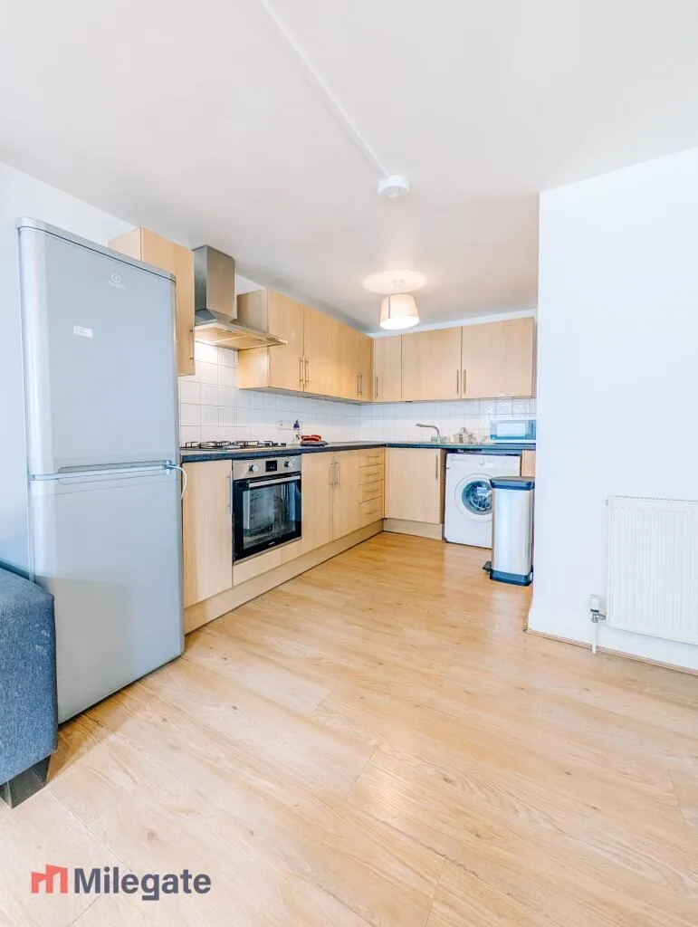 3 bedroom flat for rent