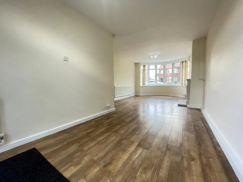 3 bedroom semi-detached house for rent
