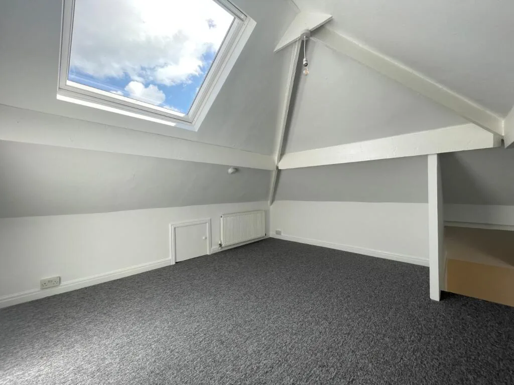 3 bedroom semi-detached house for rent