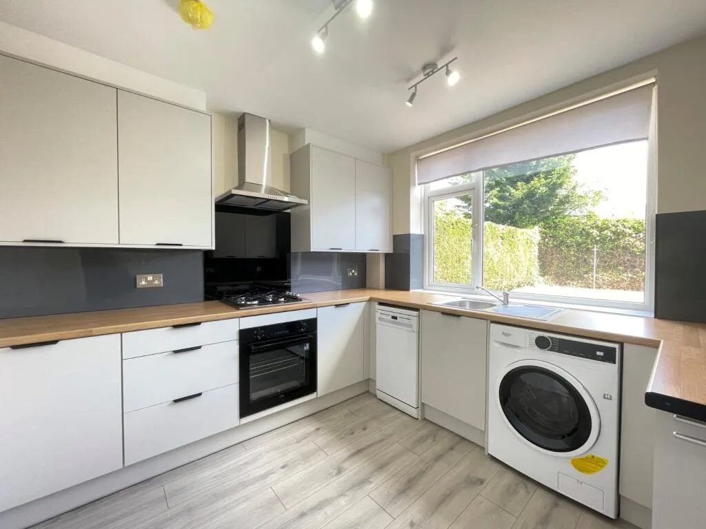 3 bedroom semi-detached house for rent