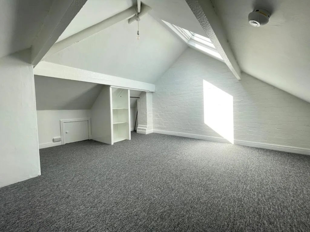 3 bedroom semi-detached house for rent