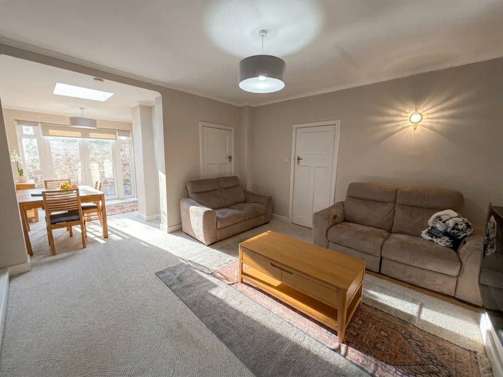 2 bedroom house for rent