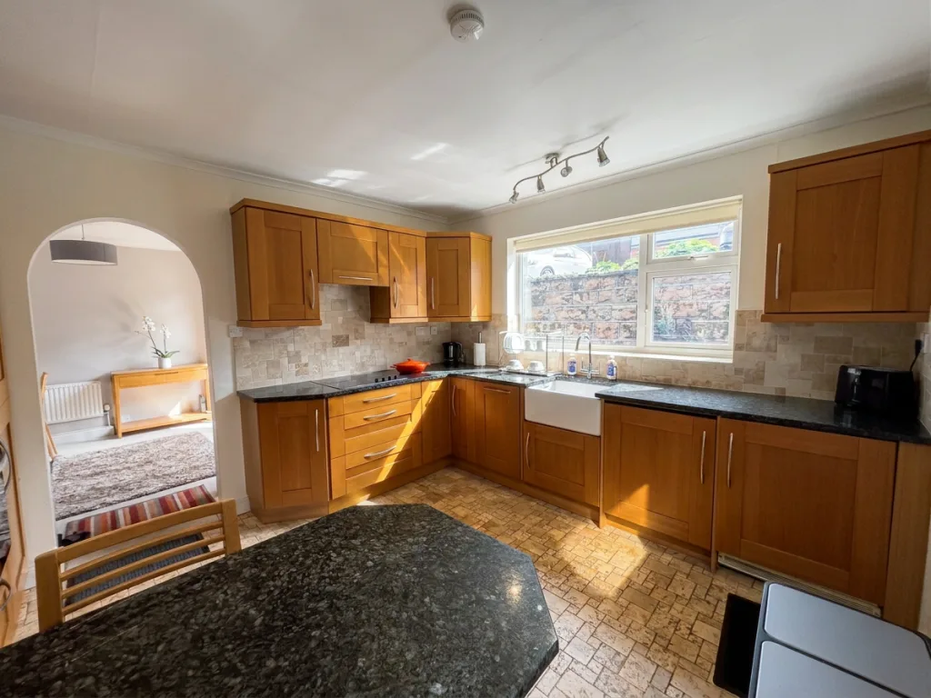 2 bedroom house for rent