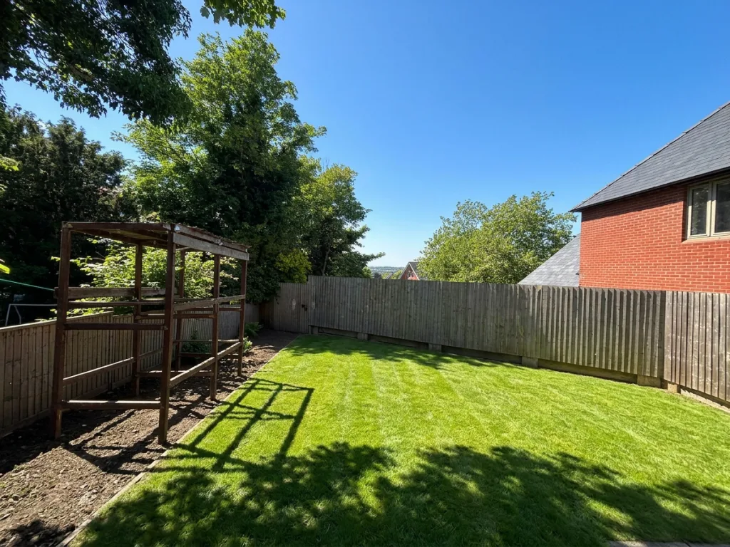 2 bedroom house for rent