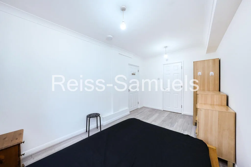 5 bedroom town house for rent