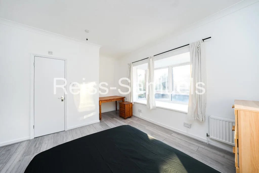 5 bedroom town house for rent
