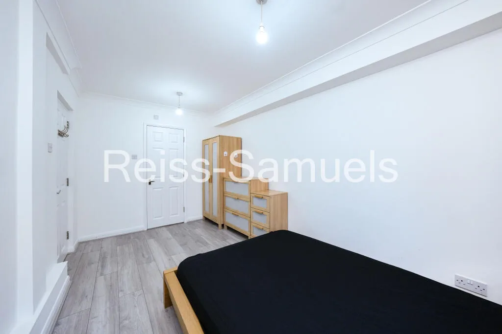 5 bedroom town house for rent