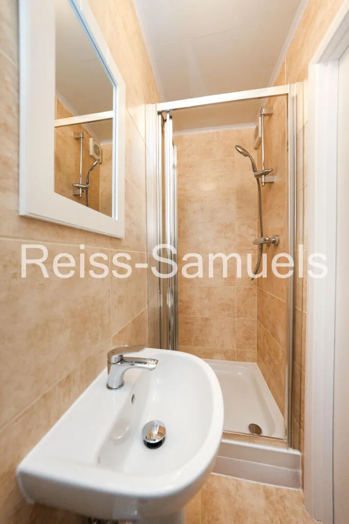 5 bedroom town house for rent