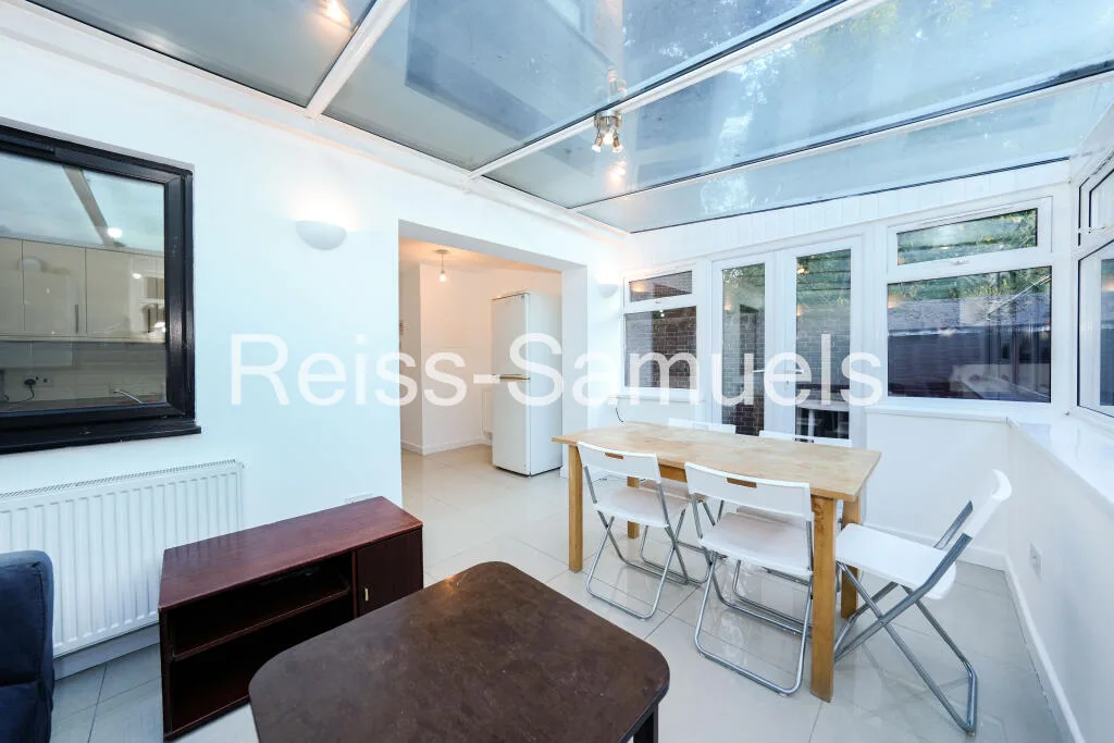 5 bedroom town house for rent