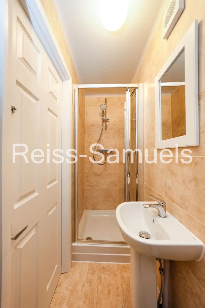 5 bedroom town house for rent