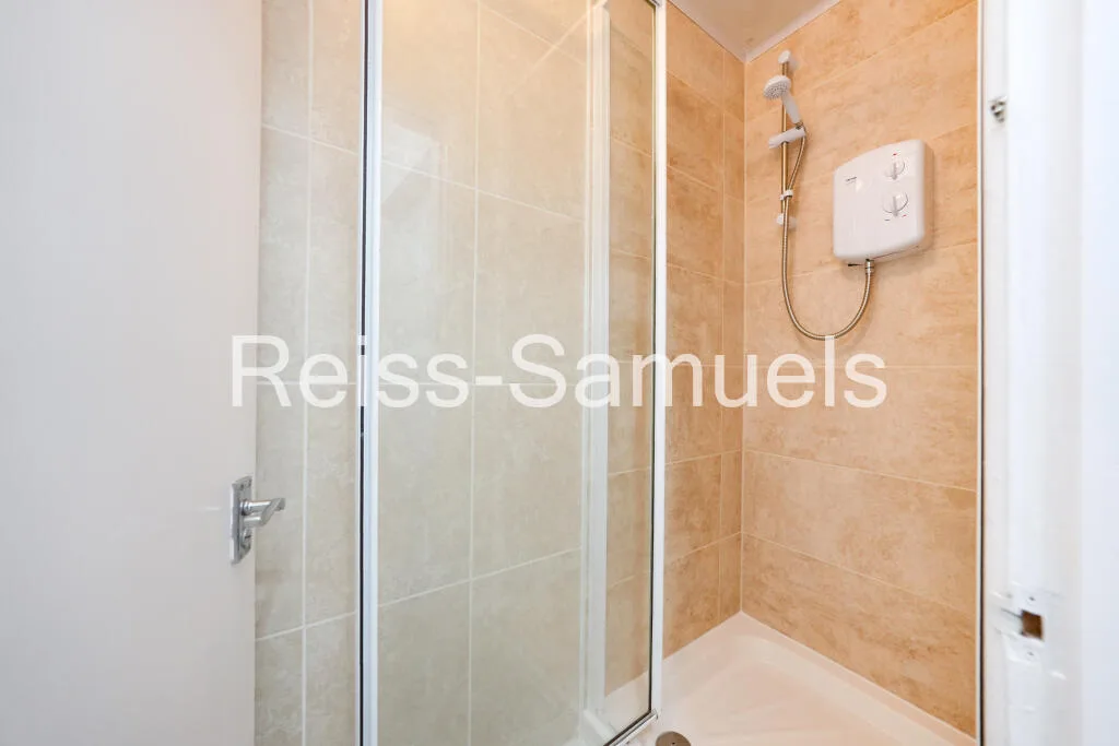 5 bedroom town house for rent