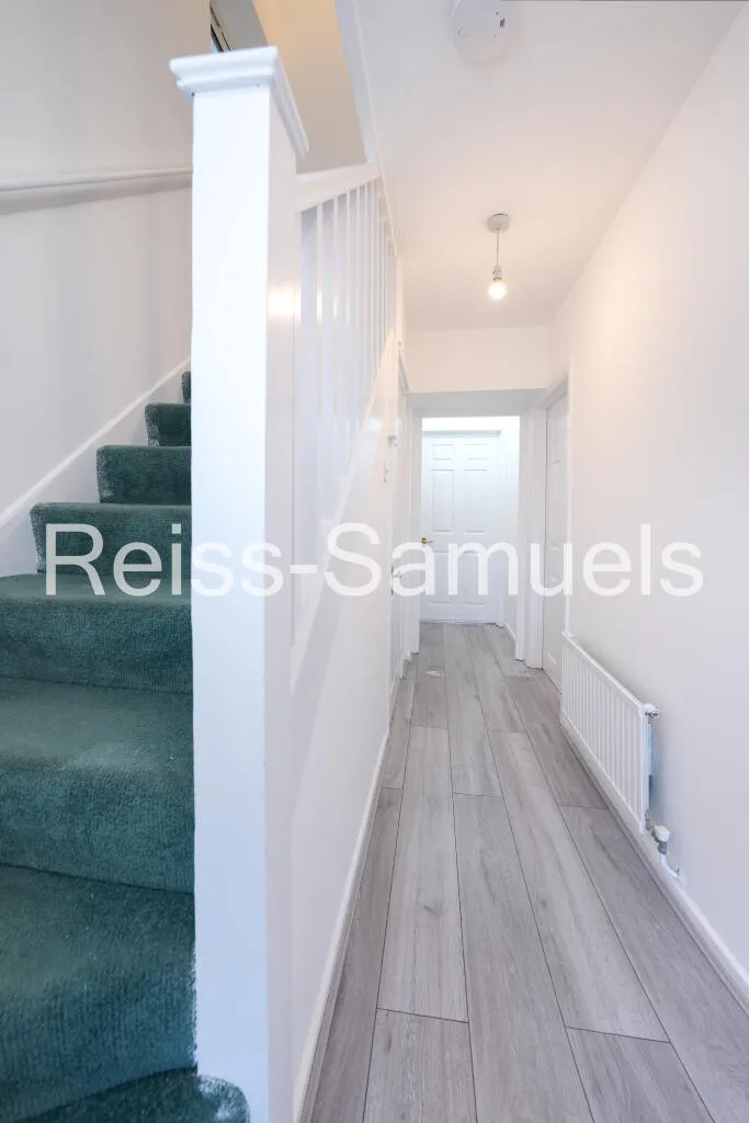 5 bedroom town house for rent