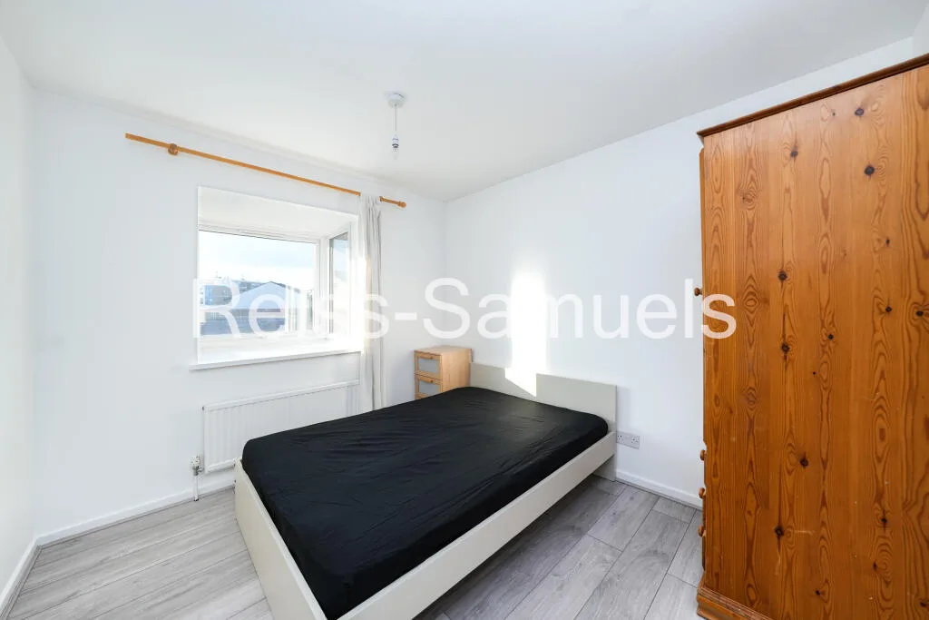 5 bedroom town house for rent