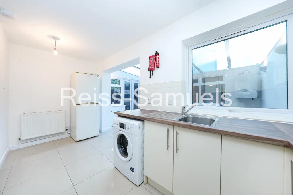 5 bedroom town house for rent
