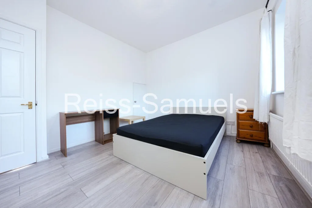 5 bedroom town house for rent