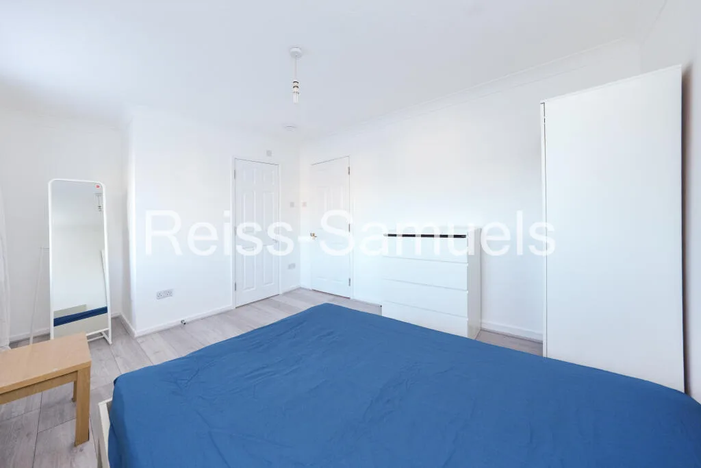 5 bedroom town house for rent