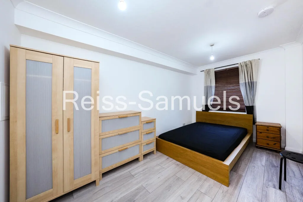 5 bedroom town house for rent