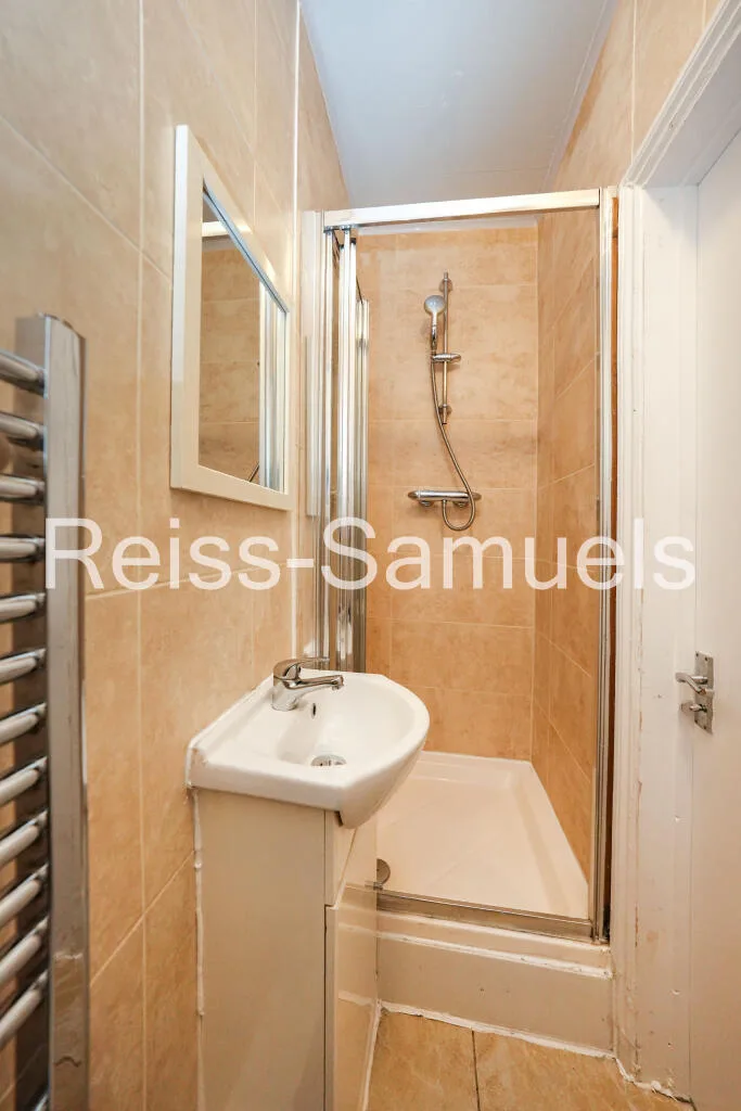 5 bedroom town house for rent