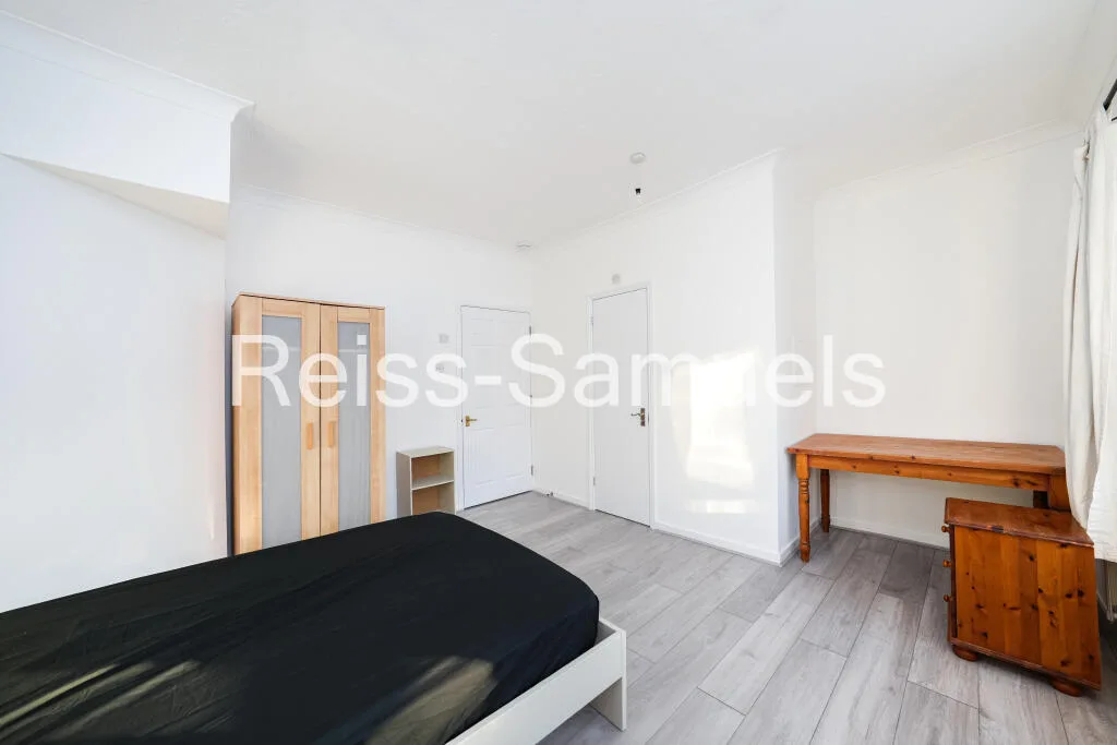 5 bedroom town house for rent