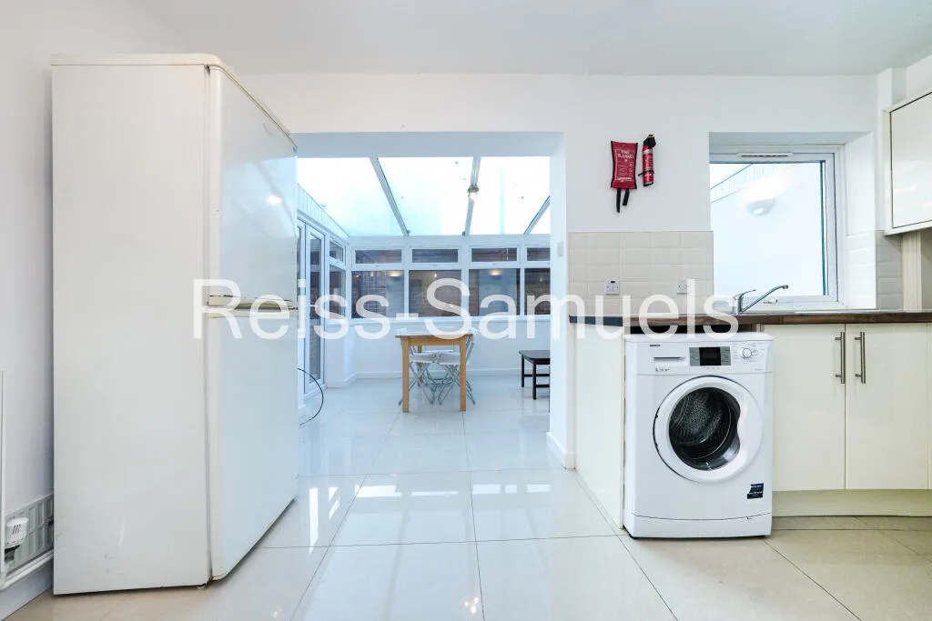 5 bedroom town house for rent