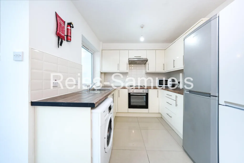 5 bedroom town house for rent
