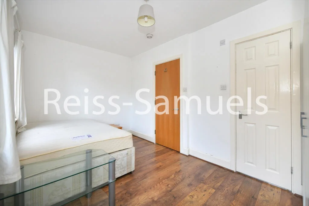 5 bedroom terraced house for rent