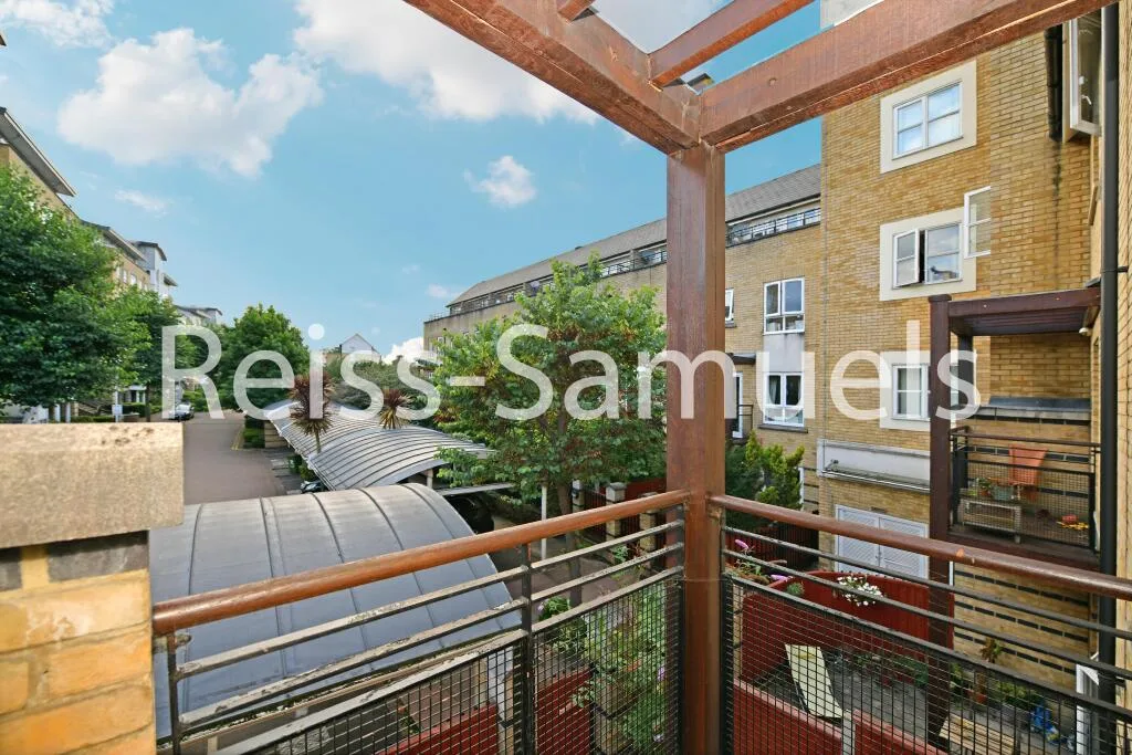 5 bedroom terraced house for rent