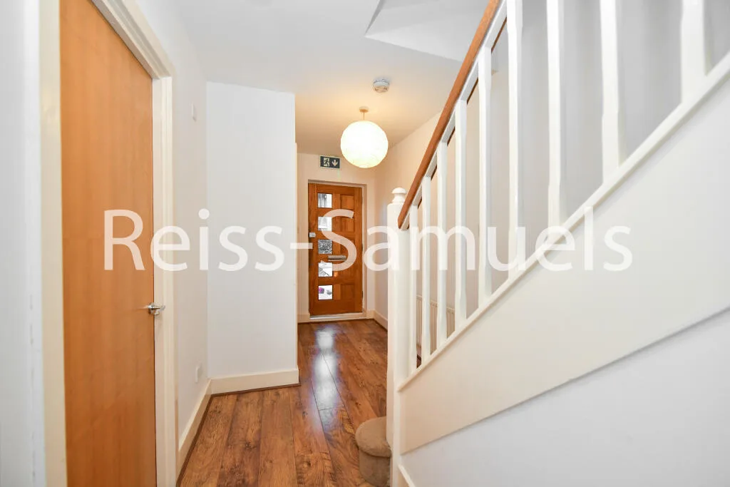 5 bedroom terraced house for rent