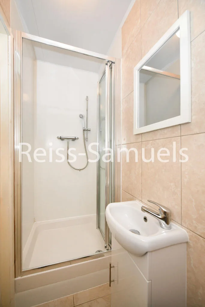 5 bedroom terraced house for rent