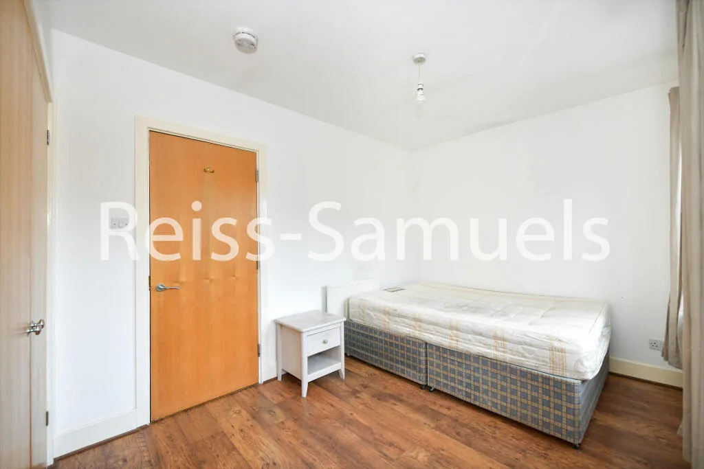 5 bedroom terraced house for rent