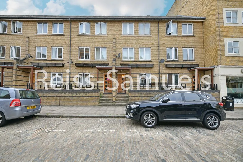 5 bedroom terraced house for rent