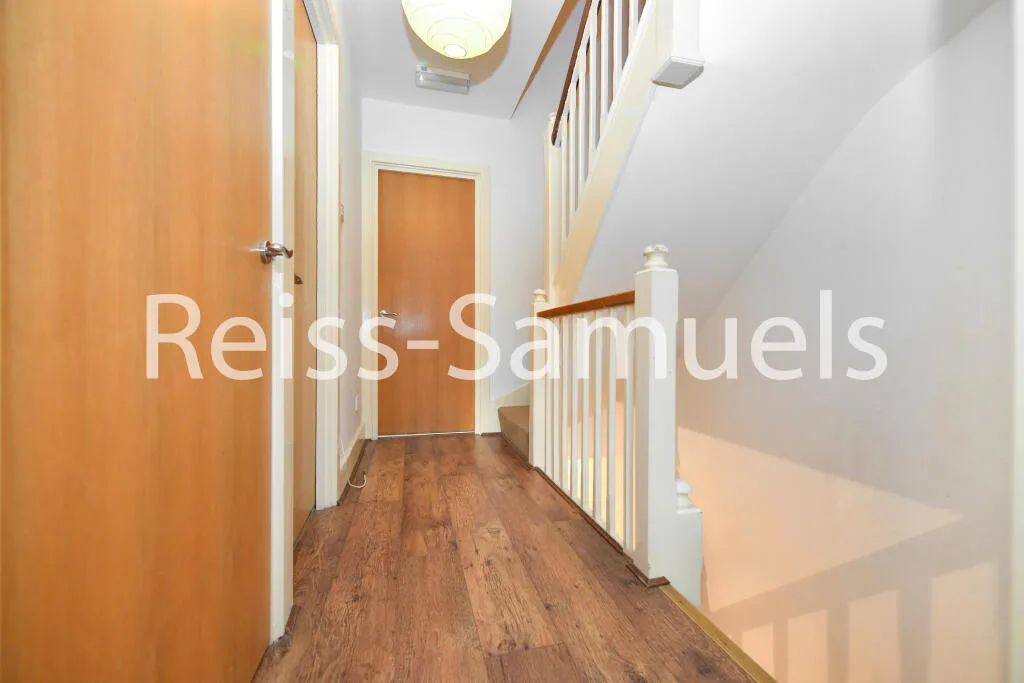 5 bedroom terraced house for rent