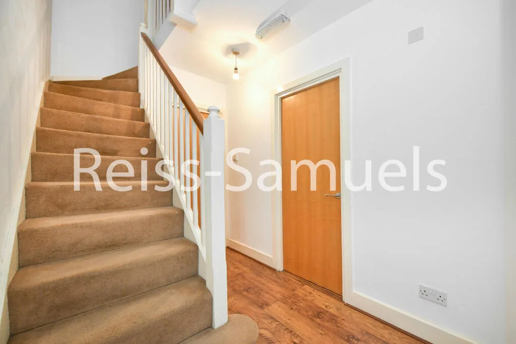 5 bedroom terraced house for rent